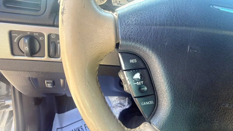 2004 Ford Thunderbird Deluxe - Photo 11