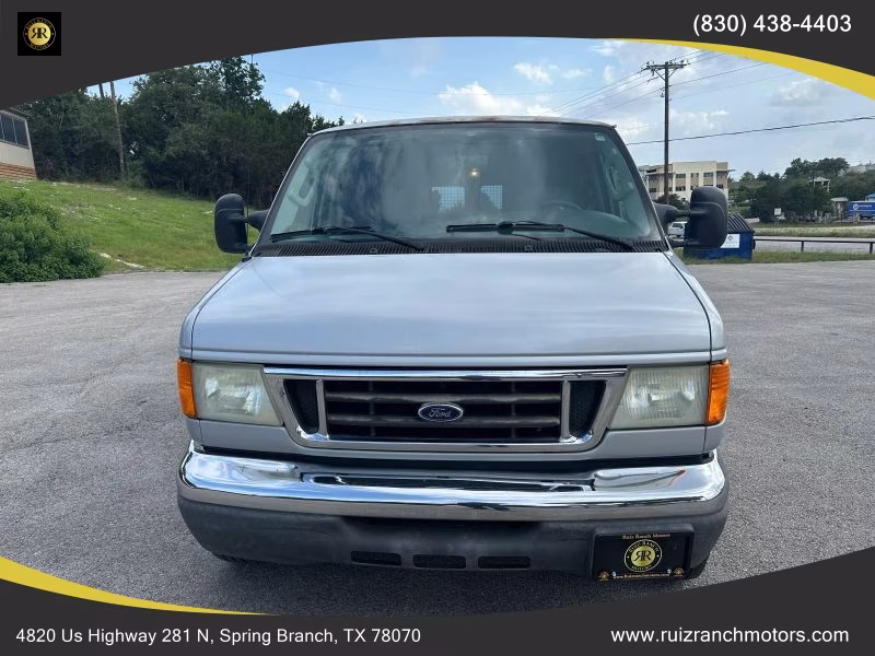 2006 Ford E-Series E-250 Extended's photo